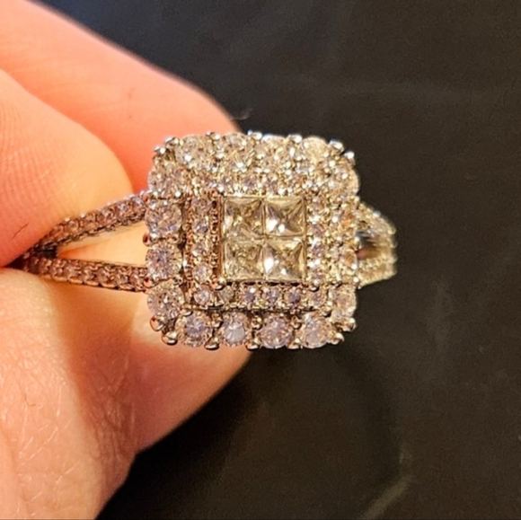 💍 Simulated Diamond | Square Ring | Multi-Stone | Size 9 | Elegant | Zircon 🆕️ - Picture 3 of 5